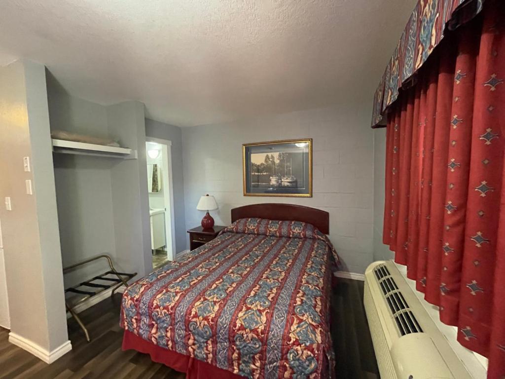 Arrow Lake Motel Fauquier エクステリア 写真